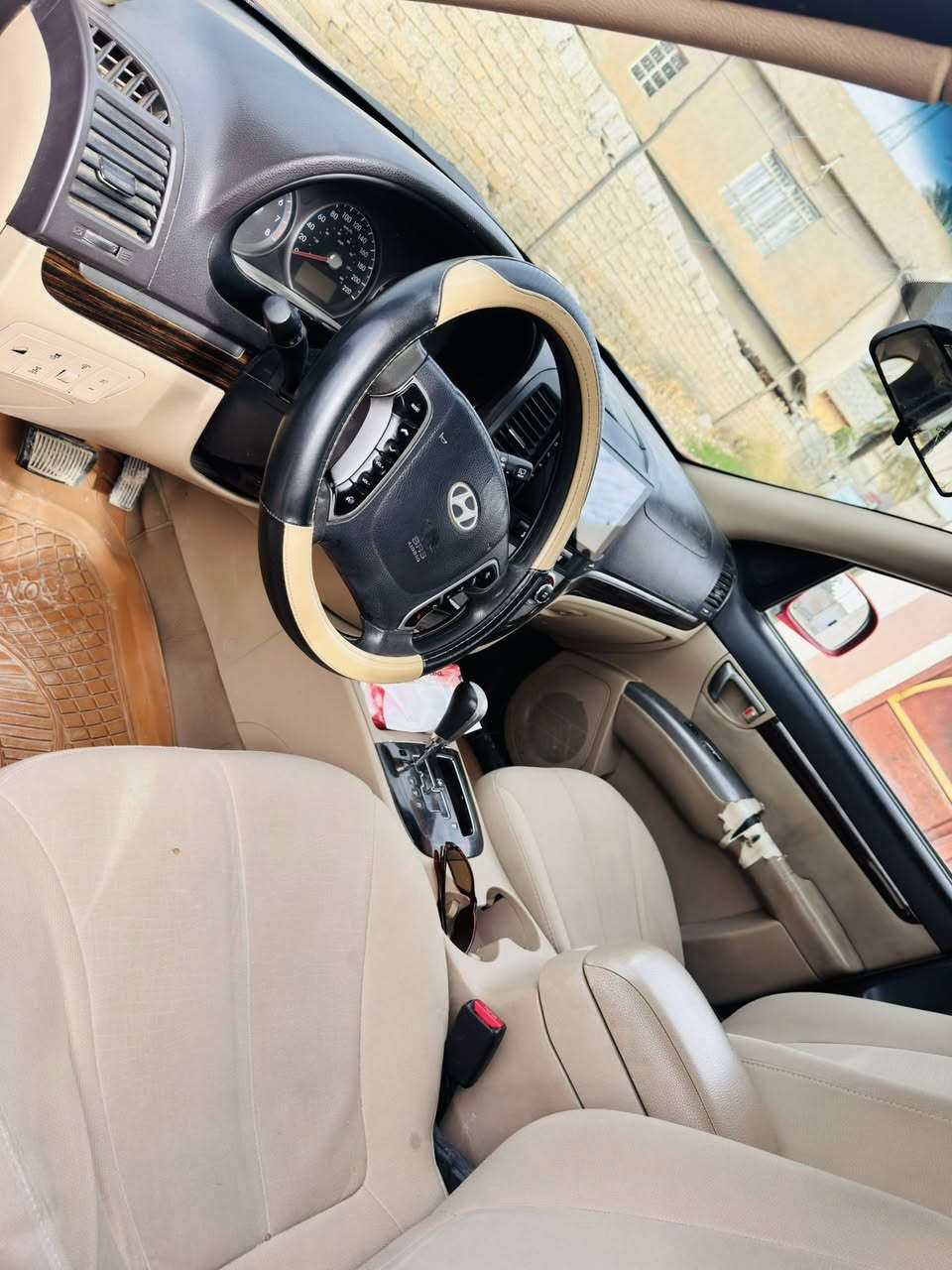 سلام عليكم سنتافي موديل 2012 امريكي محرك 6سلندر رقم ديالى الضرر فقط باب السايق صبغ السونار مع الصور السعر 137جاهزة من كافة النواحي
***********
