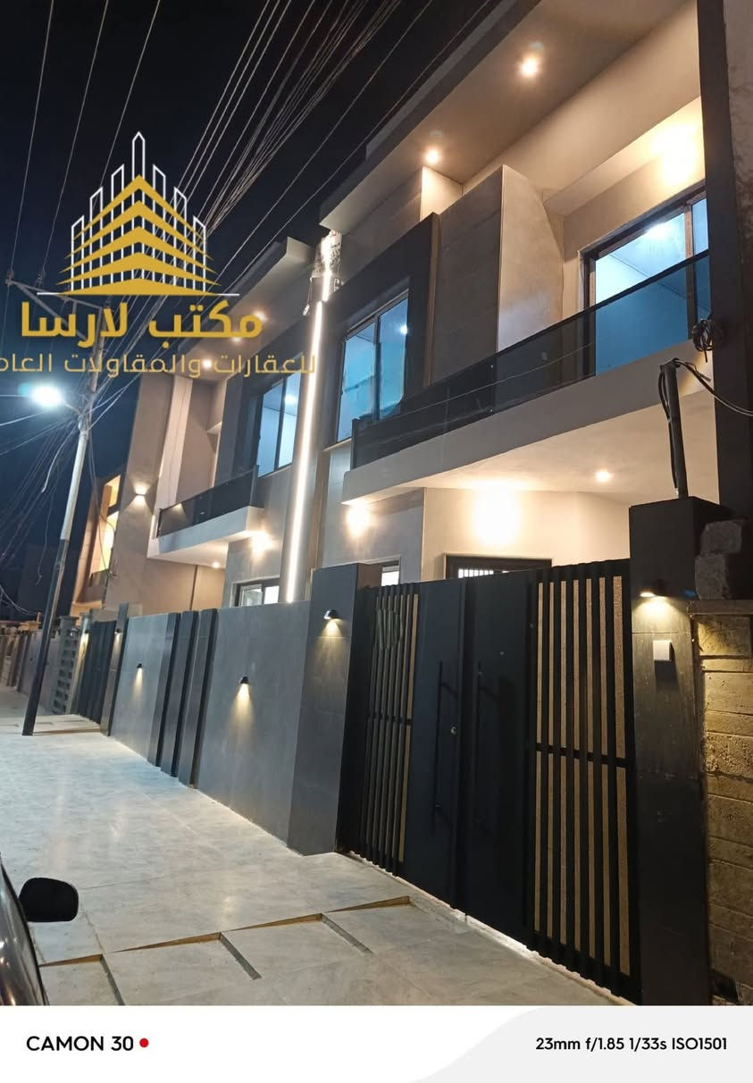 للبيع للبيع
داران تؤام سكني ملك صرف بناء حديث تسليم فوري حي النور مقابل دانيا ماركت خلف شارع العام  بناء vip نظام دكتات كاميرات سبالت وجبسن بورد نافورات داخلي
مساحة الدار الواحد 190م 
طابقين بيتونه سطح كاشي
ط الاول غرفتين نوم واستقبال وهول ومطبخ حار بارد وخدمات صحيه وكراج
ط الثاني خمس غرف نوم وهول وخدمات صحيه
للاستفسار والسعر وباقي التفاصيل الاتصال على الارقام التاليه ***********
***********
***********
***********
او مراجعة مكتب لارسا لتجارة العقارات والمقاولات عنوان المكتب سايدين حي النور مقابل جامع طاهر زيناوه نستقبل كافة العروضات بمختلف المساحات السكني والتجاري
