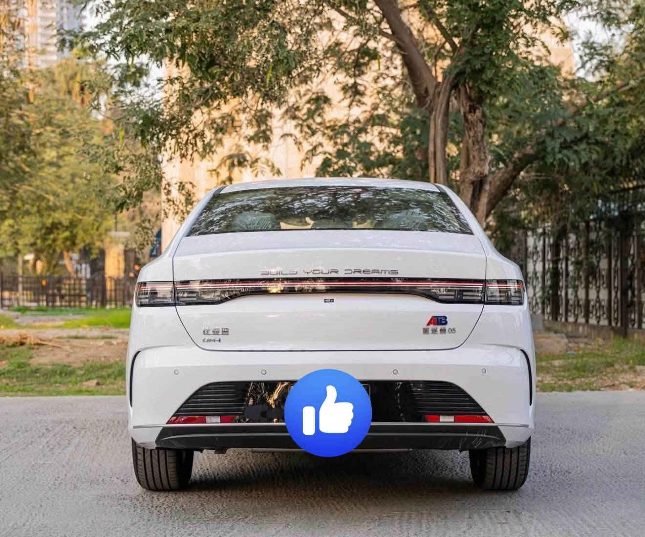 — BYD الجديده Destroyer 05 DM-i 2025 
🔋هايبرد ( DM-i) يجمع بين الأداء والكفاءة 
⚡️مدى كهربائي يصل حتى 55 كم بالشحنة الواحده 
🛣️مدى كُلي طويل يجمع بين البنزين والكهرباء 
🖥️ شاشة ذكية قلابة + عدادات رقميه بالكامل
💺 مقاعد مريحة ومساحات رحبة بتصميم عصري 
🚨نظام لمساعدة السائق بأحدث تقنيات الأمان 

 — فول مواصفات 
🔸 حساس خلفي 
🔸 بصمة وتشغيل عن بعد  + كارت تشغيل
🔸 بصمة ابواب
🔸 شاشة وسطية قلاب
🔸 مثبت سرعة + تحكمات ستيرن
🔸 لد امامي خلفي
🔸 داخل جلد ابيض
🔸 تبريد قطعتين
🔸 ويل كب حجم ١٦
🖱️: السياره ماشيه  1.000 فقط كيلو متر ومرقم بغداد جاهزه
🚀سيارة أنيقه ، اقتصاديه  ، وذكية … خيارك المثالي لعام 2025 
للاستفسار والتواصل اتصال 📞 + واتساب 

***********//***********
