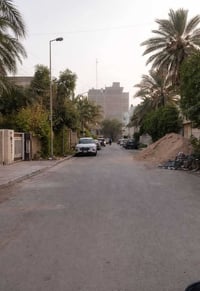 قطعة ارض للبيع زيونة 716 زنجيل مع تشجير في امام على شارعين المساحة 130...
