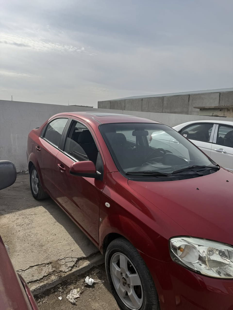 السلام عليكم…
افيو موديل 2007 امريكي فول مواصفات 

بدون صبغ

محرك وكير اوبترا اصل يعني ما مبدل 

المواصفات :

1-تحكمات سترين

2-فتحه سقف

3-شاشه كبيره

السياره مناقصه اي شي من طخم وكلشي كله جديد

الضرر الباب اليمين والجاملغ اليمين بارد شويه وبنيد مبدل كصه

المحرك صرف فقط والكير سليم 

مكاني موصل / جانب ايسر 

للاستفسار الرقم : ***********
