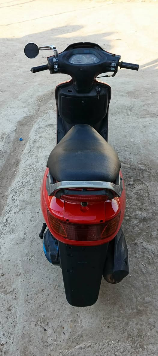 سلام عليكم دراجه فحل دسك البيع مكينة حاوية ماكس ما مفتوحة شلعه معدل كهربائيات شغالة سلف هندر دراجه كل نقص ما بيها السعر ب 525 الرقم‏‪***********‬‏
