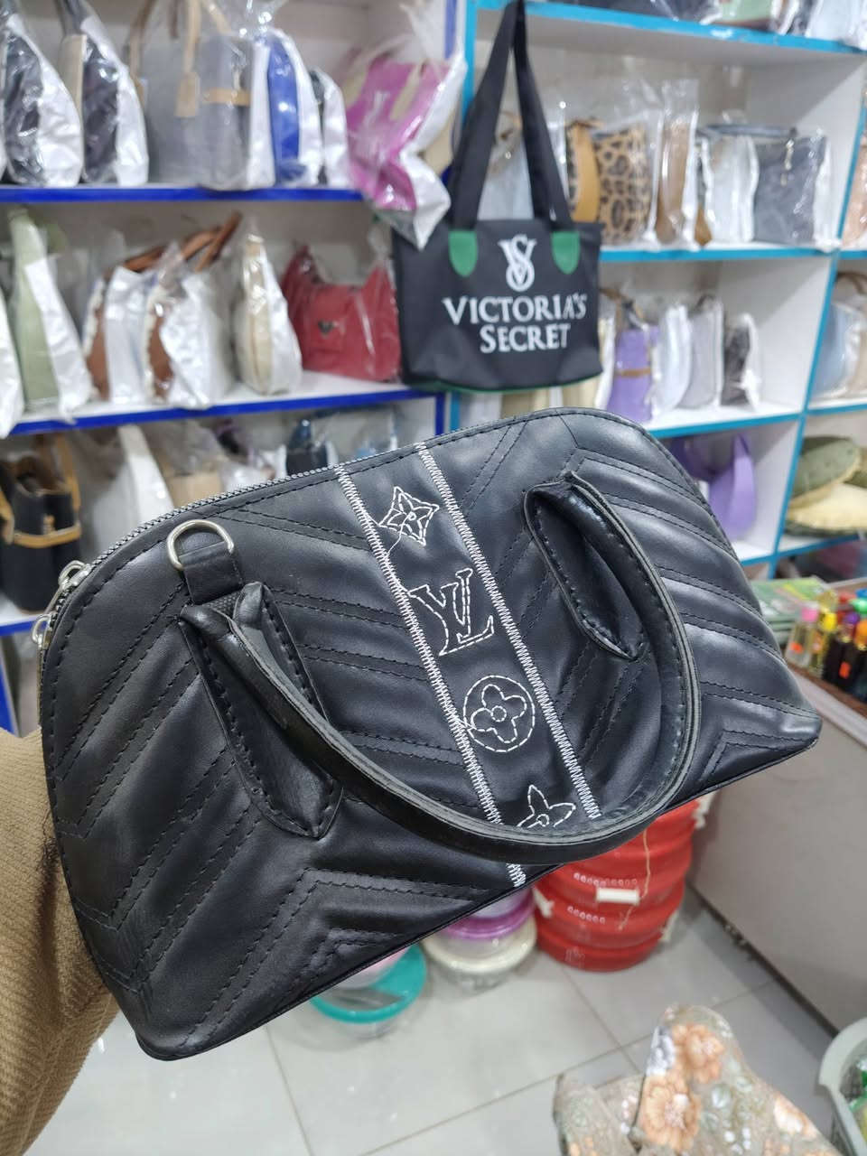 مجمع الفرقان للتنزيلات 
العنوان #الفلاحيه شارع المركز 
توصيل متوفر 🚕#مجاني


**إذا كنت صاحب هذا الإعلان وتريد حذفه لأي سبب، رجاءا أرسل رسالة إلى الدعم الفني**