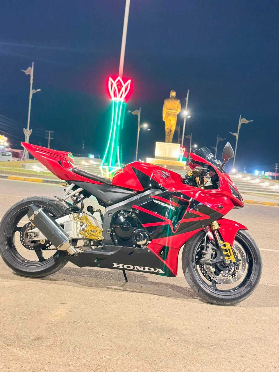 سلامً عليكم
دراجه RR600كفاله عامه 
للبيع السعر 30وبيها مجال قليل لشراي
وهاذا رقمي للستفسار ***********

