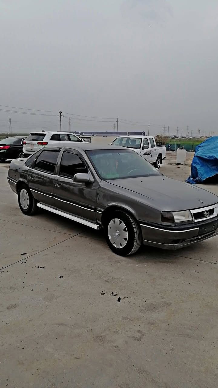 ئۆپڵ ڤیکترا مۆدهێل1991 مەکنە 18گێڕ عادی کارەبای مەزبوتە تەقەو ڕەقەینیە تایەکانی ٪50یە ئاڕم پلاستیکی هەولێر سەقفی مسە بەس وەرگەڕاوونیە پێشوو دوای کەپسە شوێن هەڵە بجەی تازە نرخ خوار هەموو بازاڕ14 گەڵا بۆ پەیوەندی***********
