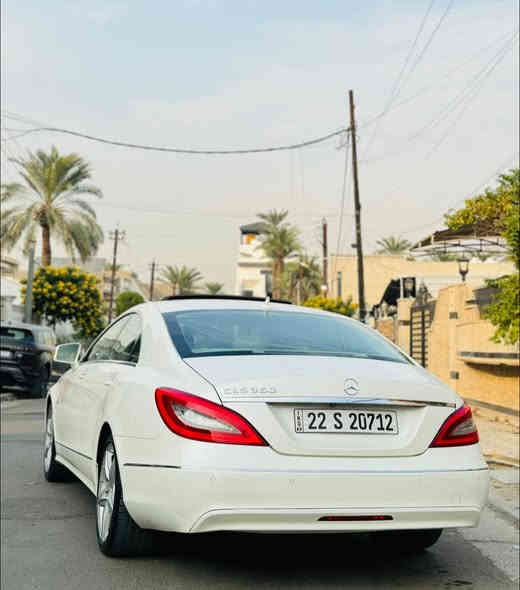 السلام عليكم 
للبيع CLS350 V6 2012 خليجي (وكاله باجكر)
فتحه 
بصمه 
بصمه ابواب
كشن كهرباء 
نقاط عمياء 
اوتو بارك 
شاشه جبيره 
لايت داينمك 
اوتو بارك 
حساس امامي خلفي 
برده كهرباء 
كامره خلفيه 
داخل بيجي 
داخل الوان 
تحذير تصادم 
رادار امامي 
ماشيه 125 الف 
بيها هوايه مواصفات معروفه بهذا الموديل 
السياره بدون نقص كير ومكينه وتراي بوضع الشركه 
بدون حادث بدون صبغ 
مكانها المنصور 
للاتصال ***********
