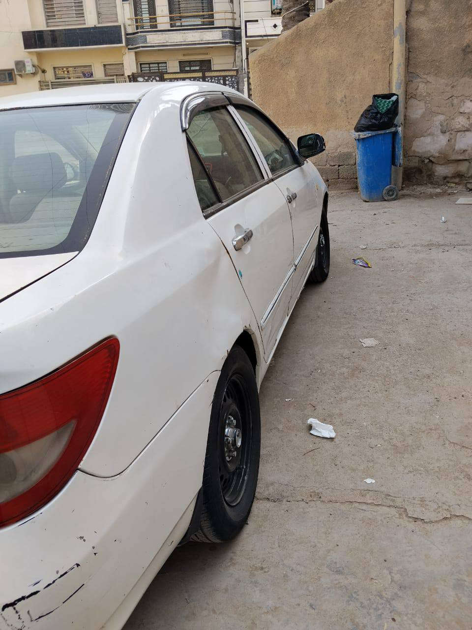 سلام عليكم ، سيارة BYD  F3 (كير عادي) موديل 2010  اللون ابيض سنوية لل2028 تحويل ثاني يوم مكينه وكير كفالة تراي وين تريد سعر 48 وبيها مجال للشراي مكان بغداد حي الجهاد سيارة مال جناي الله شاهد بس معتازين فلوس ونريد نبيعها رقم الهاتف ***********
