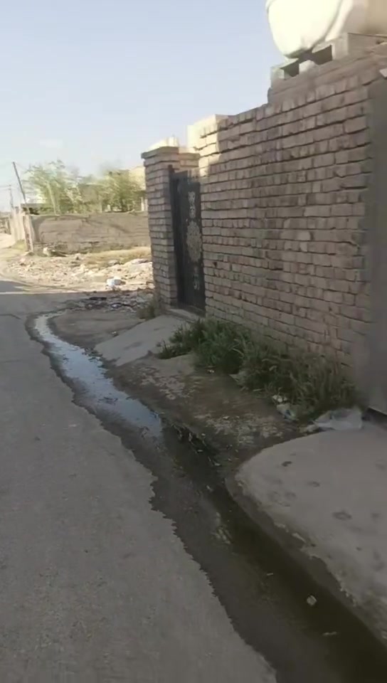 مساحه البيت 115متر
بيت كراج مدخلين للبيت 
خدمات خارجيه 
استقبال 5/3,500
حولي هول داخلي4/4,500
مطبخ من ضمنه خدمات 3/4
مطبخ حار 
غرفه نوم 4,500/4
ترك خلفي 1/4,500
البيت جاهز مع تطبيك سطح اشتايكر كامل البيت السعر 39 وبي مجال *********** قريب ابو عمار العزاوي وقريب  السده جبور
