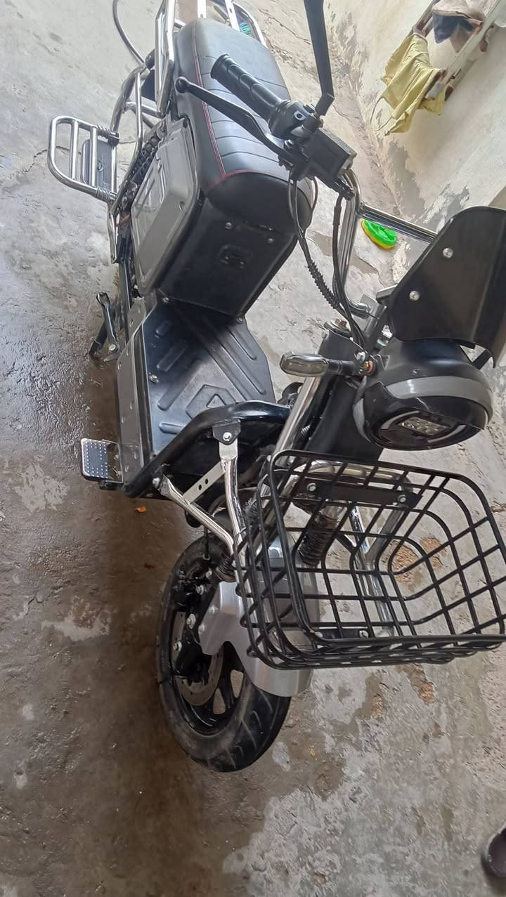 ماطور شحن للبيع السعه 650 رقم الهاتف ***********
