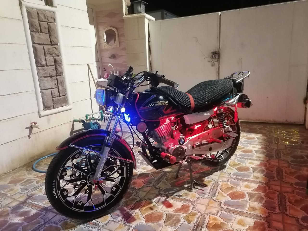 سلام عليكم دراجه نامي برو هونزده 24حيل نضيفه سبانه مطاخه صالنصهs600 دراجه مصروفه عليهه هواي ومرتبهه
مكان خانقين موجود رقم واتساب***********
