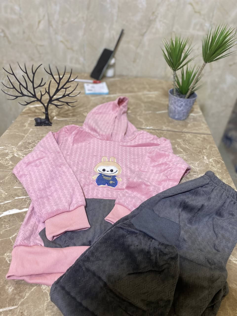 تراكات اطفال خامة لطيفه كلش ومتوفره جميع القياسات واسعار مناسبه بس ب٥ الاف للتواصل واتساب ***********
