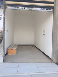 محل للإيجار • مقابل مضيف الإمام علي • واجهة شارع