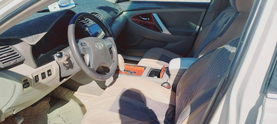 للبيع كامري_خليجيGLX
موديل 2009 فــــــــــــــــول
بااسمي سنويه ل نهايته ٢٠٢٩
 لون ابيض  رقم بغداد الإنكليزي بااسمي 
  تحويل مباشر 
 4 سلندر  2400 المرغوب 
  مواصفات السيارة 
حساسات خلفيه
كاميرا خلفية بلادي
 مثبت السرعة
 صاج ملكي  
 مسجل شاشه
 سنتر لك ريموند عن بعد
 تحكم ستيرن جهتين  تحكم
   كشنات  كهربائي
   برده خلفية كهرباء بلادي
تبريد ثلج قطعتين امامي
 وخلفي ❄️+ تدفئة
السيارة بلاديه مابيها اي نقص
صدر  امامي وخلفي جديد
لايتها زنون ابو الماطور يصعد وينزل 
 كلها شــــــــــــــغاله 
السيارة  مكانه ديالى الخالص 
السعر ١٣٠  
كلشي مـــــــرفق بالمنشور 
الاتصال على الارقام التالية 
*********** 👉 وات ساب
