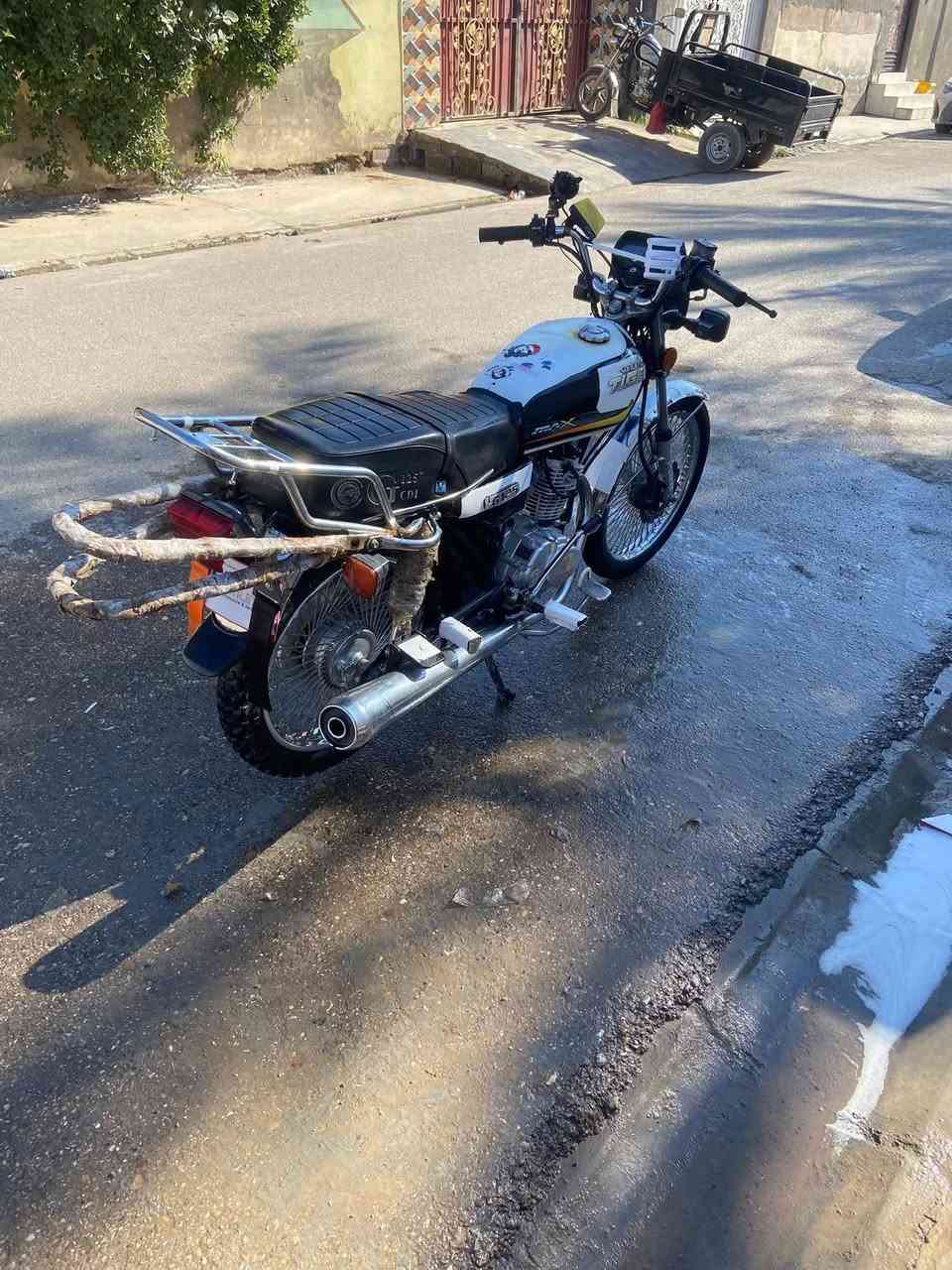 دراجه تايكر ٢٢ للبيع كدامك شوفه اي نقص مابيه شغل وتطلع بيهه ربع ماذب عليه كامله مكمله سعره ٦٠٠ وبيه مجال للعزاز 
تصل ودلل ***********
