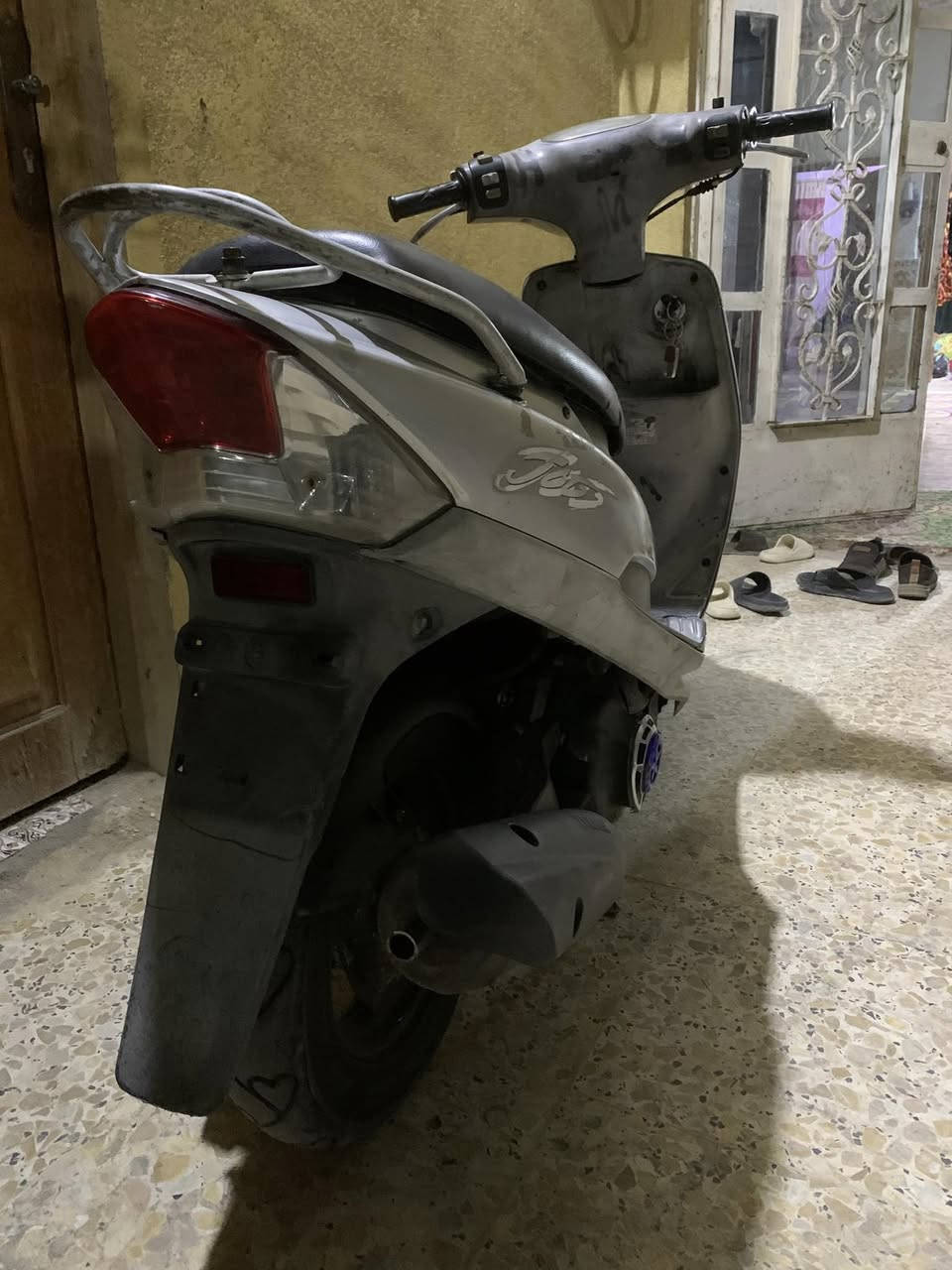 سلام عليكم دراجه لبيع دراجه ختم واحد مكينه خرسه شرط دراجه سكنات زرك اشاير شغاله لايت سلف قفل سكان قفل صندوك دراجه مفتوحه شرط بوشه وبستم مال تفصيخ اصليات شادهن تفحص وين ما تريد اكفله الك بوشه اصليه مكان بصره ابو الخصيب سعر دراجه 650 بيه مجال


**إذا كنت صاحب هذا الإعلان وتريد حذفه لأي سبب، رجاءا أرسل رسالة إلى الدعم الفني**