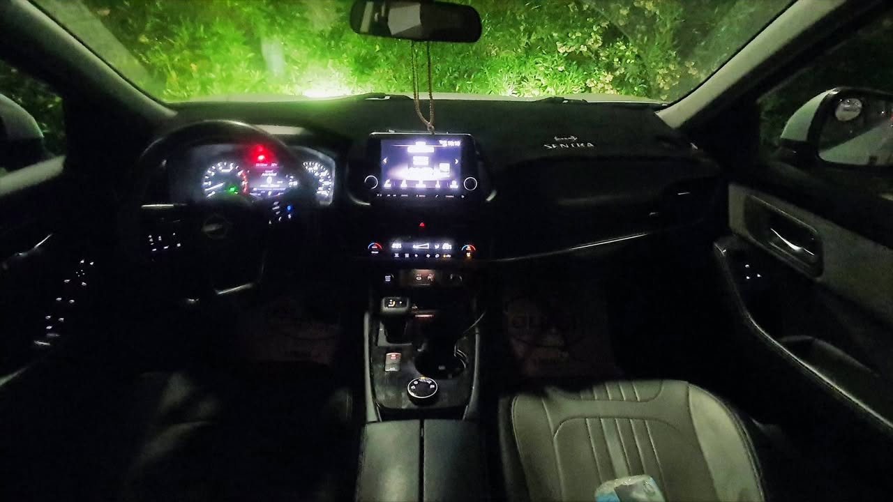 نيسان روج موديل 22
مواصفات  SV AWD
محرك 1.5 تيربو 201 حصان وعزم 300 نيوتن
رادار امامي وخلفي 
توقف ذاتي
اوتو هولد 
اوتو ستار
خمس اوضاع قيادة
نقطة عمياء
كامرة خلفية 
تبريد امامي خلفي 
فول تحكم ستيرنك مع اوامر صوتية
شاشة تدعم ابل كار بلي واندرويد اوتو
لايت ليد مع انارة نهارية
العداد 50 الف ميل 
السيارة جديدة بمعنى الكلمة 
الحادث خفيف جدا واضح بالصورة 
 تخم تايرات جديده
 مكفول كفالة عامة محرك كير تبريد شرط بلادي برغي ما مفتوح صور الحادث 👇 مرفقة 
السعر 152  رقم اربيل تريد تحويل تريد وكاله

مزيد من التفاصيل الاتصال على الرقم 
***********
مكان السيارة بغداد...مجمع بسمايه
