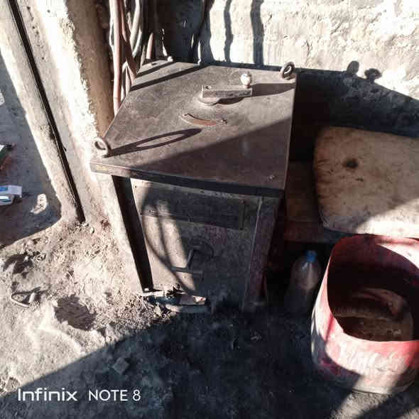 مكينه لحيم صيني مؤسسه نظيفه جدا للبيع ***********
