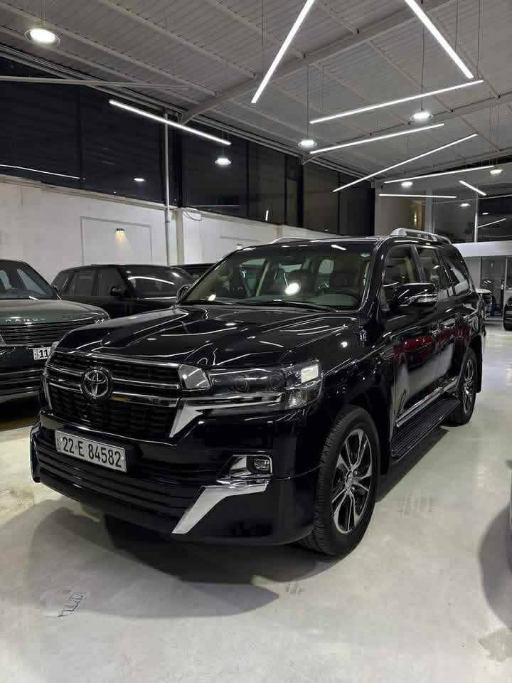 لاندكروز خليجي
موديل 2020 لون اسود 
محرك 4600 8 سلندر شركات 
جلد لوان بيجي 
ماشي 113الف 
بيه صبغ جاملغ امامي يمنه 
وباقي مكفوله
مكان سياره نفق الشرطه 
‭0781 355 5455
