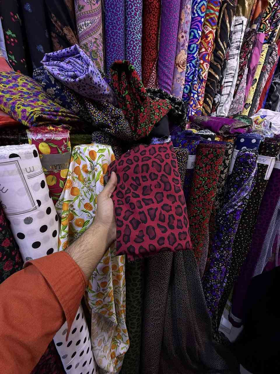 كشمير إيطالي جديد نقشات الموسم 100 شكل جديد 
سعر المتر 2 سعر القطعه مترين ونص 5 الاف 
متوفر توصيل داخل الديوانيه والمحافظات 📌


**إذا كنت صاحب هذا الإعلان وتريد حذفه لأي سبب، رجاءا أرسل رسالة إلى الدعم الفني**