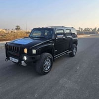 همرh3 الفا للبيع محرك ٨ سلندر بلادي والسياره كلها بلاد مناقصها اي شي ب...