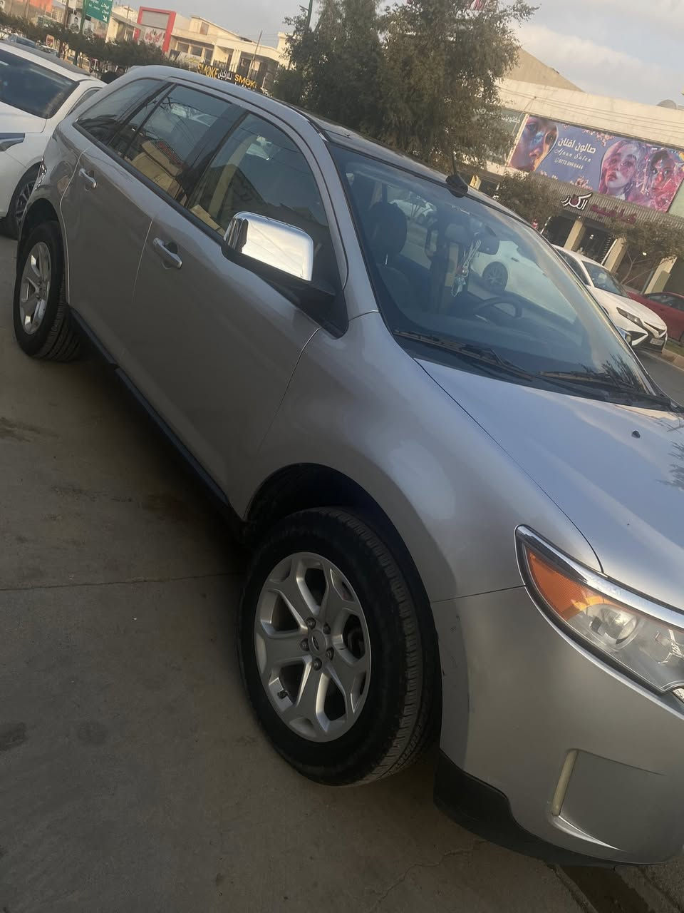 السلام عليكم 
فورد ايدج موديل 2013 فئه sel فول مواصفات ، خليجي استلام شركة نيفا مكفوله كفاله عامه بدون صبغ بدون تبديل بدون بارد حتى الدعاميات مكفوله 
المواصفات : 
بانوراما 
كاميرا خلفيه 
حساسات خلفيه 
كشنات جلد 
كشنات امامي ثنينهم كهرباء 
شاشه حجم كبير 
صندوق شفط 
فور ويل 4x4
باقي المواصفات معروفه 
السياره ماشيه 75 الف كيلو متر فقط ، السياره جدا نظيفه وجانت متروكه ، بعدها بحاله الوكالة
السنويه بإسمي ورقم جديد 
السعر : 138 
رقم موبايل : ***********
