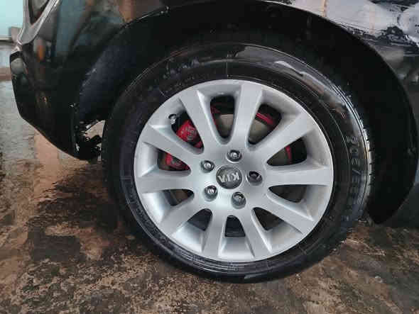 لبيع ٢٠١٣ رقم انكليزي واسط *********** السياره بلنعمانيه بسم ابن عمي سعره ٨٨ بيه مجال
