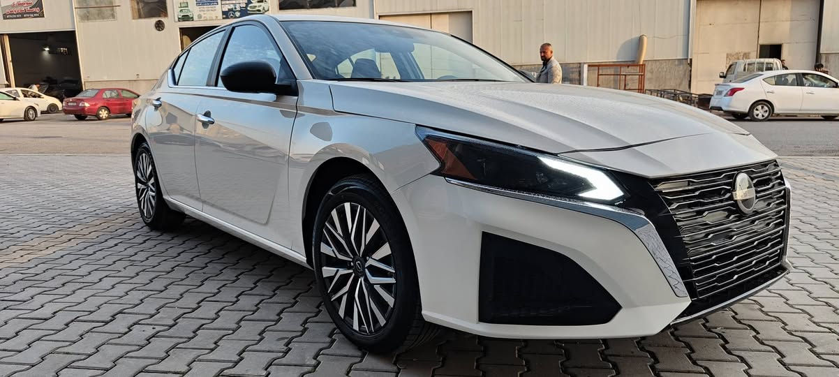 تەنها 🔥167🔥گەلاومەعمەلە نیسان ئەلتیما مودیل 2025 مواسفات SV ئەمریکی نمونە لەجوانی لەپاکی تەنها 12هەزار ڕۆشتوە بۆنیدی بیلادی لەسەرە بەلام بۆیاخە بێ ناوگرتن ئیرباگ تەنها سوکان کراوە بەشەریکە رادار و ڕادیتەر بیلادی بەشەرت بێ جالو سارد شوخت کاتیە سێ مانگی لەگەلە بۆرەقەم بەسمەو ڕاداری پیشودوا خەتی جادە درگابەسمە  ***********    ***********
