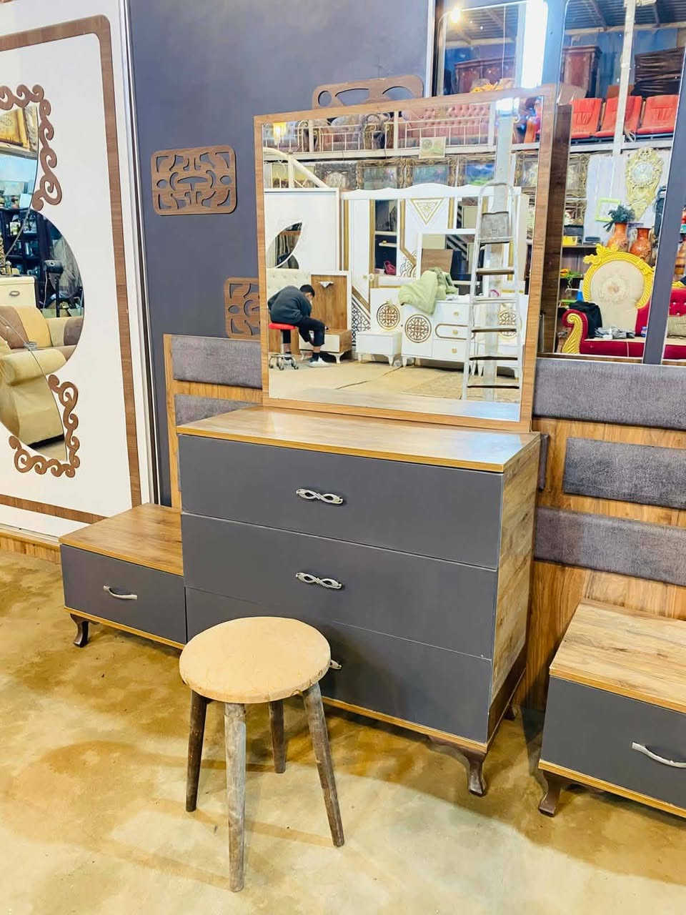 غرفة نوم تركي  ( جديدة )
فقط منصوب 
تتكون من 👈5 👈قطع والسادسة
 هدية طابورية فول نضافة 💯/💯
السعر فقط 👈 500👈الف 
مع نقل وشد داخل بغداد مجاني


**إذا كنت صاحب هذا الإعلان وتريد حذفه لأي سبب، رجاءا أرسل رسالة إلى الدعم الفني**