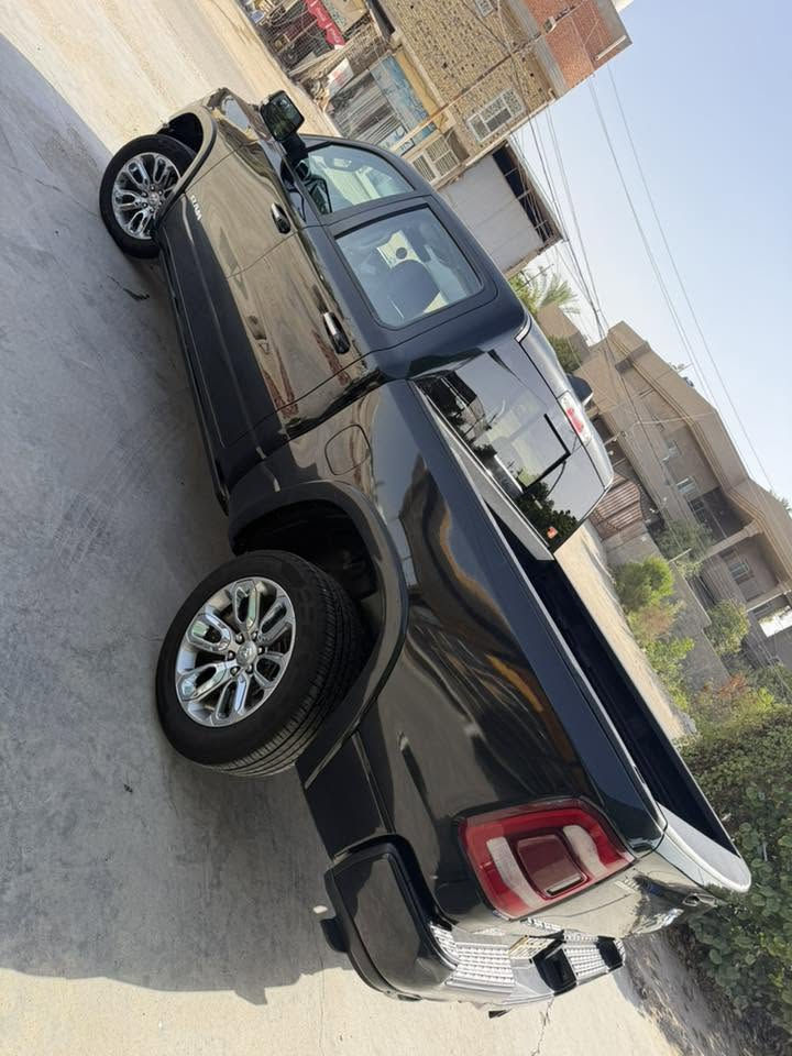 * الموديل: RAM Laramie 2022 فول
* المحرك: HEMI 5.7L V8
* الممشى: 56 ألف ميل
* اللون: أسود
* كابينة دبل (Crew Cab)
* شاشة كبيرة + كاميرا خلفية
* مقاعد جلد كهربائية تدفئه تبريد 
* تشغيل بصمة 
* مثبت سرعة
* حساسات وكاميرات
* السيارة بحالة ممتازة جداً
* صيانة منتظمة ودهن أصلي

السعر: (31,500)

للاستفسار: (***********)

