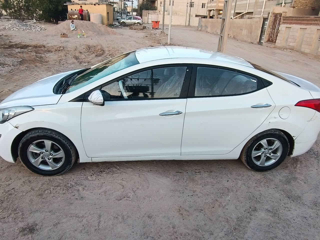 الانتره مديل 14 ادوات ادوات بيهه ارقام شمالي إنكليزي وسنويه كصه جنطه محرك كير حداده كله جديد تخم تاير موأصفات 
مري شفط +اشيار بل مري 
كشنات تدفه 
ستيرن تدفه 
مسجل ابلوتوث +شاشه اضافيه سعر 52 وبيهه مجال قليل رقم‪ *********** مكان بصره
