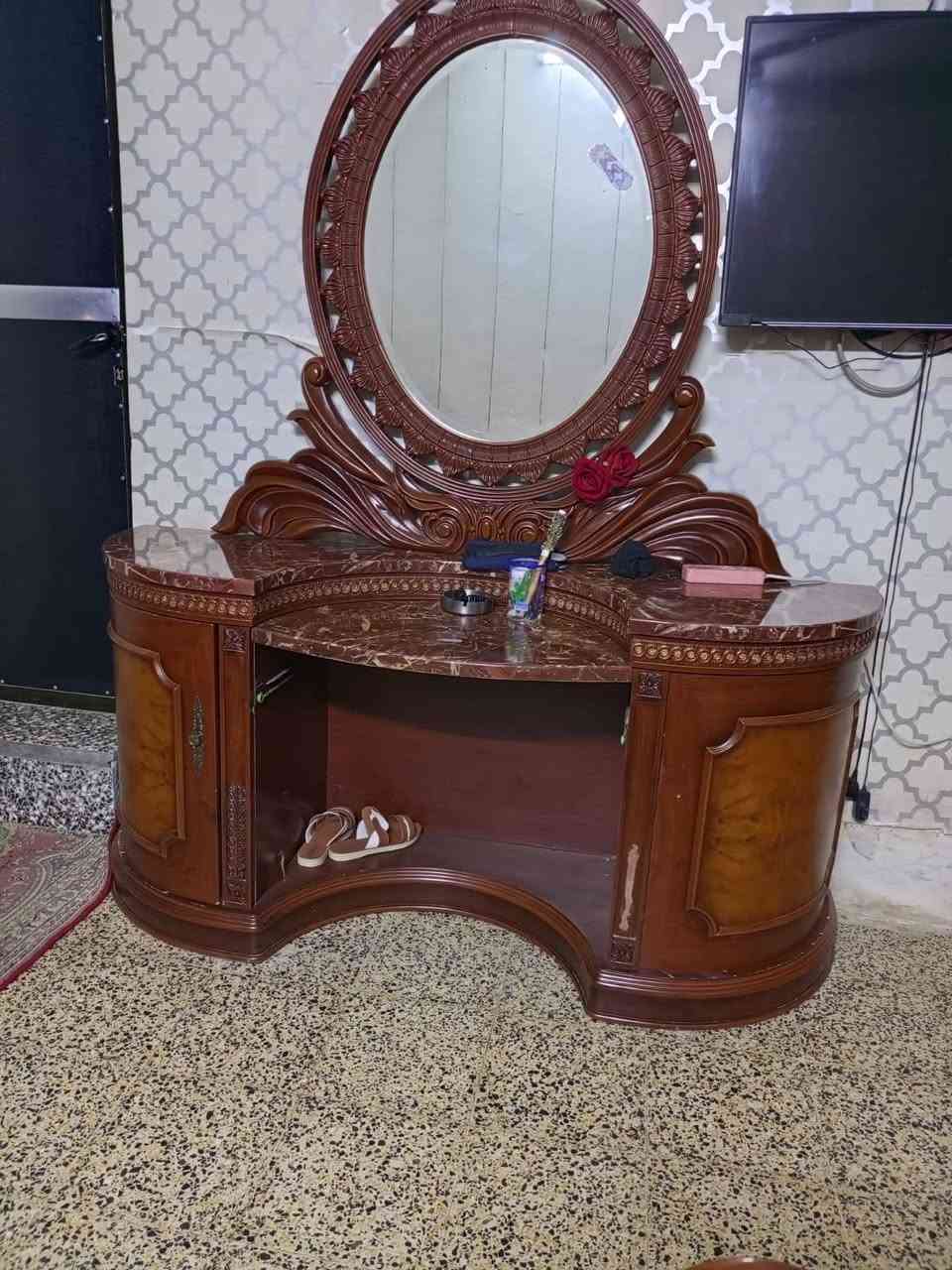 للبيع غرفة نضيفة حيلل مستعجل عل بيعة هذة رقمي بي وتساب ***********
