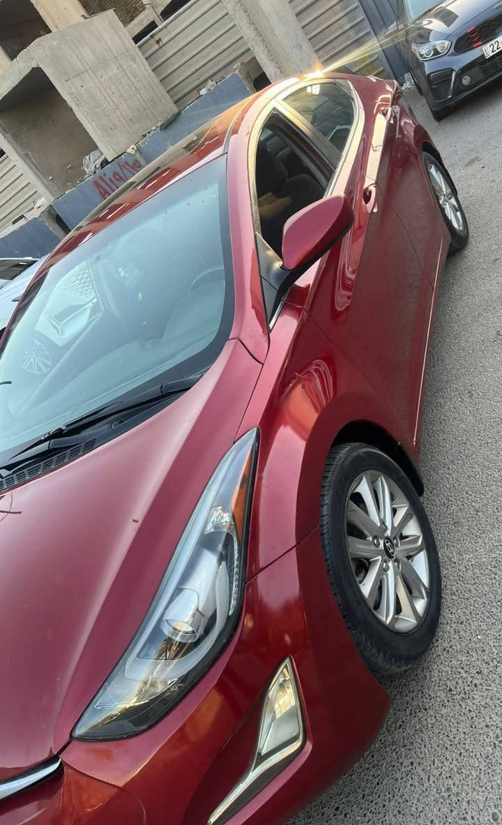 السلام عليكم ورحمة الله وبركاتة
النترا  وارد امريكي 
موديل   2015
محرك   2000
فتحه سقف 
كامره وشاشه بلاديه بالدشبول 
ماشيه   115  الف ميل 

حادث جاملغ وبنيد والجاملغ الثاني كلير 

مكاني البياع 
السعر  11000 $   مجال قليل 

الاستفسار   ***********
