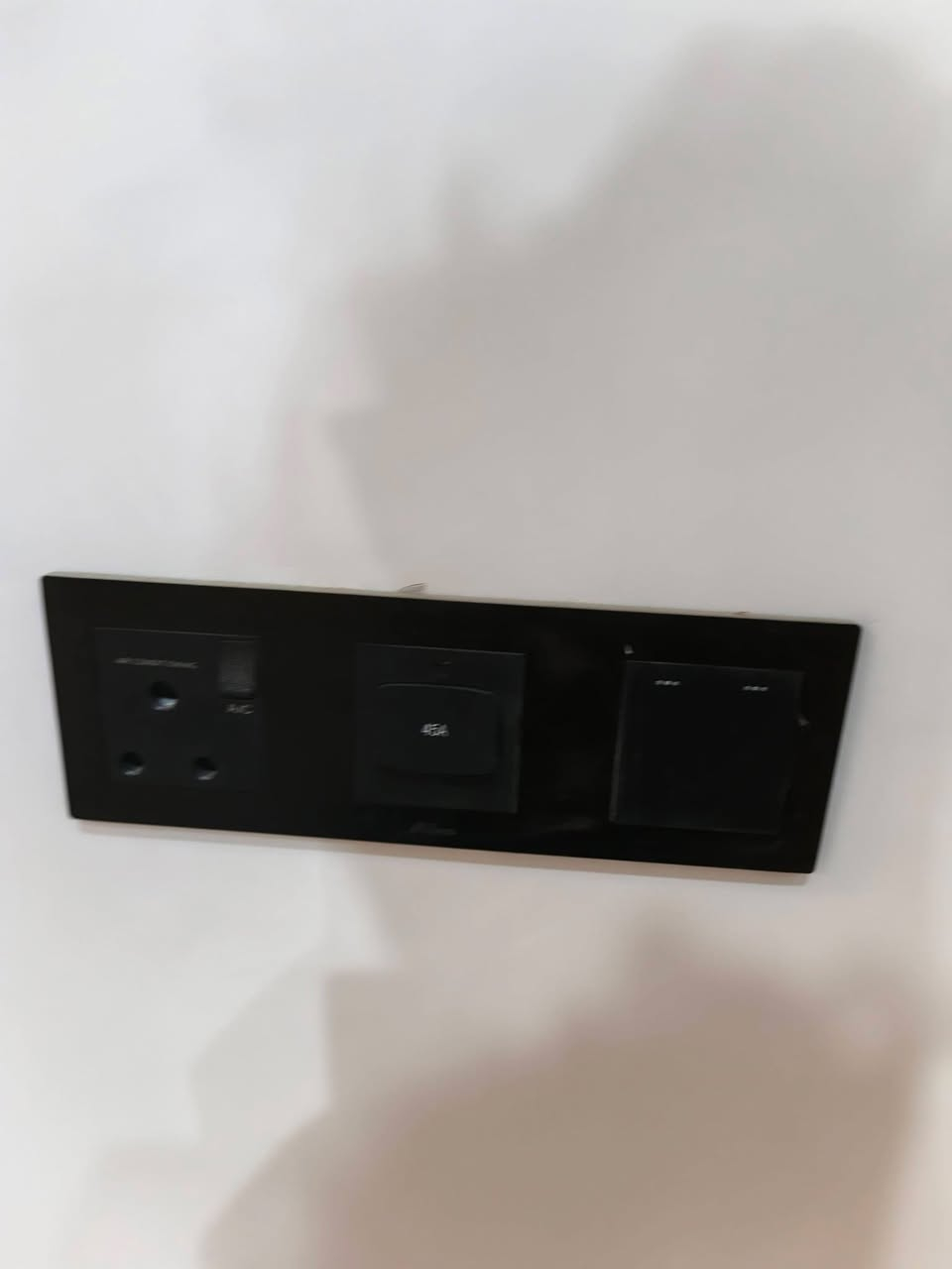 احد اعمالنا الكهربائيه مرحله التقفيل.  
مستعدون لعمل
 التأسيسات الكهربائيه بأنواعها 
بوري دفن .
..سيمنز ..
 نشر ..
 نزالات 
.تسليك
 .تشطيب 
..صيانه 
نشر منظومة كامرات مراقبه 
منظومة ستلايت 
ومنظومه ايرث 
للتواصل ‭0782 761 1473
