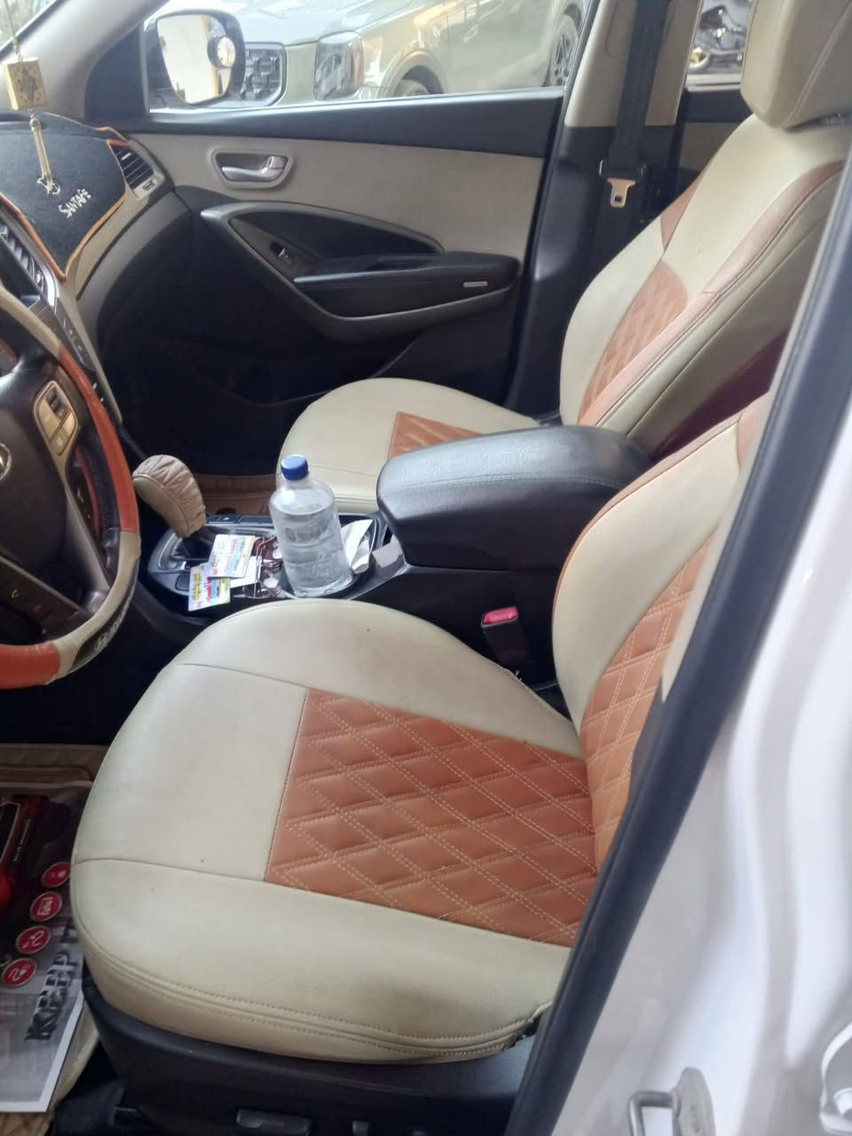 سنتافي 2014 كويتي فول مواصفات بانوراما بصمات 2 كشنات اثنين كهرباء+ تبريد تدفئة بالكشن.فورويل منظومة لايت فول زنون بلادي. مكينة 6 سايد بريك بصمة . تحكم ستيرن اربع جهات. تخم تاير كومهوو جواهه. سيارة على وضع الشركة . ماشية 200 الف. رقم بغداد باسمي تحويل مباشر.رقم إنكليزي جديد سنوية جديدة هزة جديدة.
 بيه بعض الرصعات
وبارد بسيط في الباب الايمن
سعره 165
دكتور احمد ابو مجتبى
 ***********
