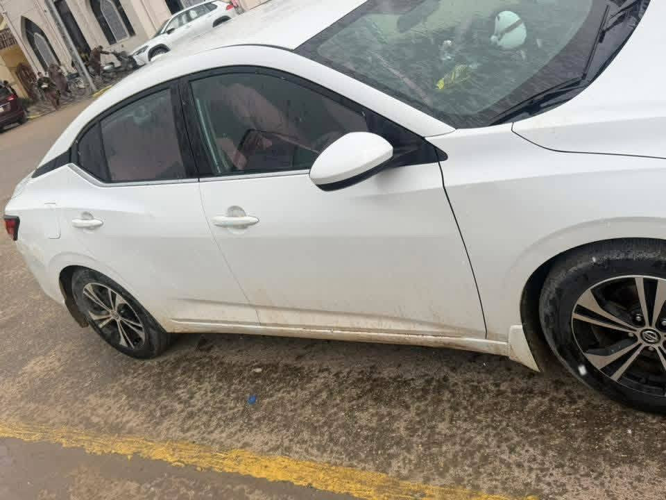 نيسان سنترا 2023 للبيع حادثها مثل ما موضح بالتصوير سيارة كلش نظيفة صار اربع اشهر من ماخذها ومتوازي على فلوس السعر 140 وبيها مجال وهذا رقمي ***********
