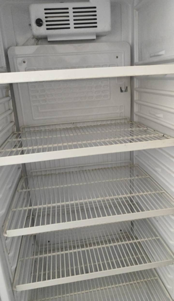 براد للبيع نضيف 350 بي مجال *********** بعقوبة
