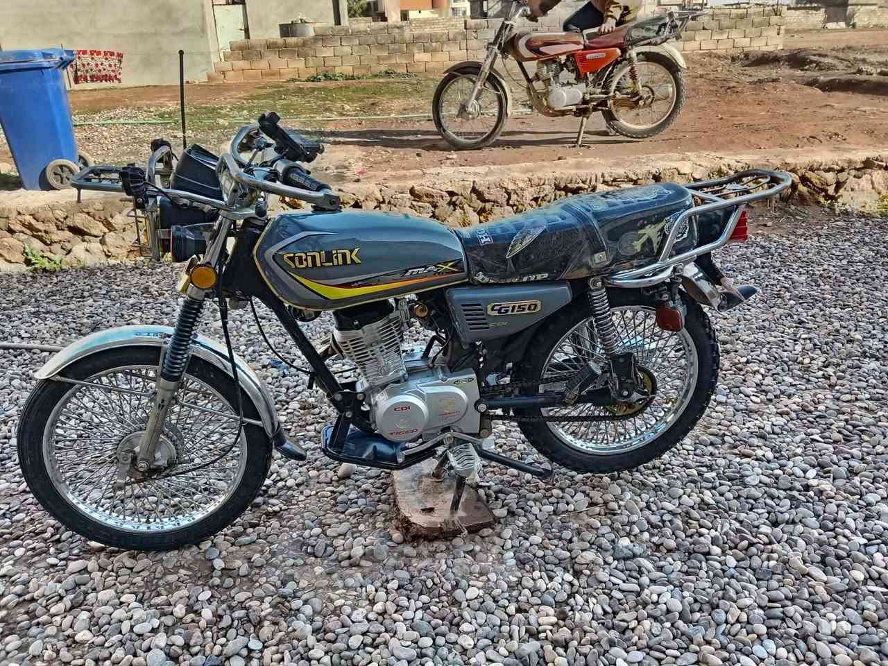 السلام عليكم.. موطور للبيع. 2020.محرك شرط مامفتوح.  كلشي شغال تواير جدد السعر.خابر وتدلل ***********.. موشراي لايبزعني
