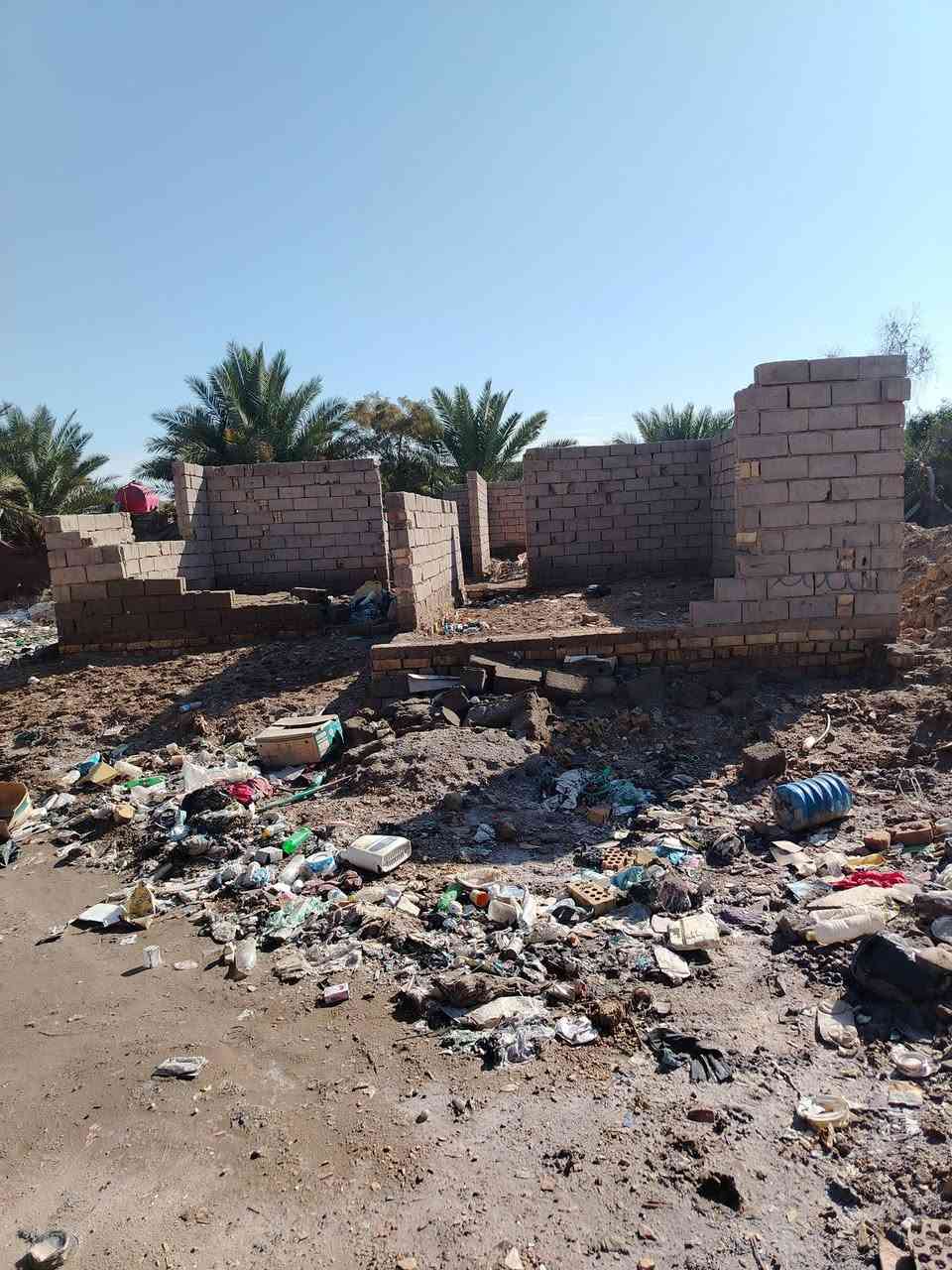 السلام عليكم  قطعه أرض للبيع   230م سند 25
متوفر كافه الخدمات  مدفونه ومبنيه ع نص تريد تكمل عليها تريد تفلش يمك تبقه
وبسعر مناسب للاستفسار الاتصال ***********
