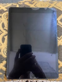 للبيع ايباد 9السعر 250 07802309031