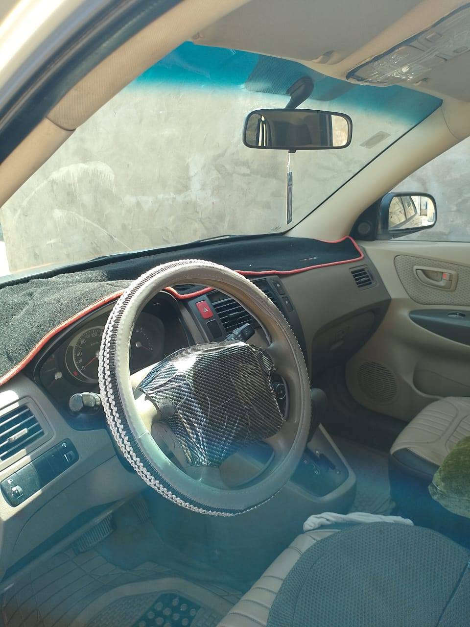 السلام عليكم هونداي توسان  الرقم  انكليزي  بصره سياره مال عائله موديل.2009
 مگفوله بس ألبنيد مصبوغ لجماليه سياره جاهزه كهربائيات كلها شغاله  تبريد حجم المحرك 1600
السعر 110 ، الانتصال والاستفسار على هذا الرقم بيه وتساب ***********
