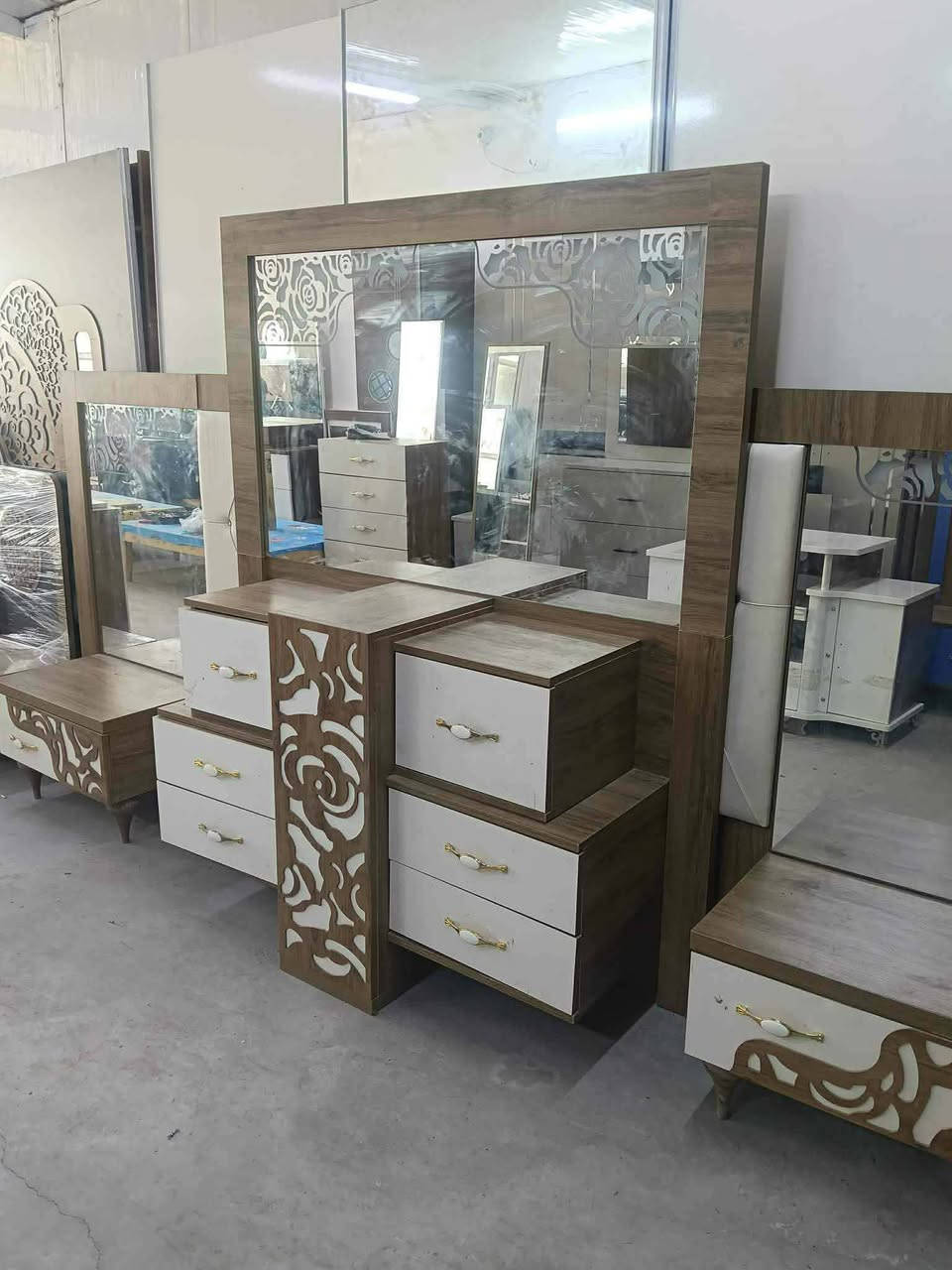 يا الله 🌟 مو مجرد غرفة... قطعة فنية داخل بيتك تصميم فاخر، ألوان هادئة، وخامات أنيقة تمنح غرفتك لمسة من الفخامة والتميز.
غرفه ترڪي🇹🇷  مستخدم  
 عد. قطع/9
 نظافه 100/90
نضام سلايت 💗
السعر675💵 💎
مع شد ونقل 🚚 داخل بغداد مجانآ
 باقي المحافظات بسعر مناسب
 خصم لاول زبون على سعر الغرفة 🌹
 
اللهم صلِّي علئ محمد وآل محمد ✨


**إذا كنت صاحب هذا الإعلان وتريد حذفه لأي سبب، رجاءا أرسل رسالة إلى الدعم الفني**