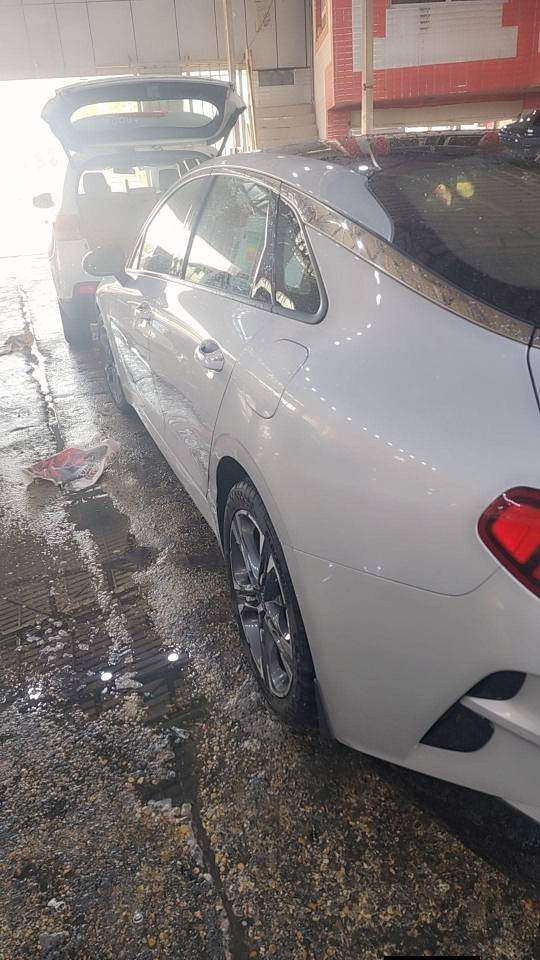 K5 خليجي موديل 2021 
اللون سيلفر 
رقم انجليزي بغداد باسمي 
المحرك 2500 
المواصفات/
بانوراما بصمه تشغيل وابواب تشغيل عن بعد جنطه ذكيه تفتح عند الاقتراب حساس امامي خلفي كاميرا اماميه خلفي تبريد قطعتين مري شفط بشاير بالمري تحكم كامل لمس ماشيه 70 
السعر168 وبي مجال موبايل *********** السيارة نضيفه ومامتعوبة النجف, العراق
