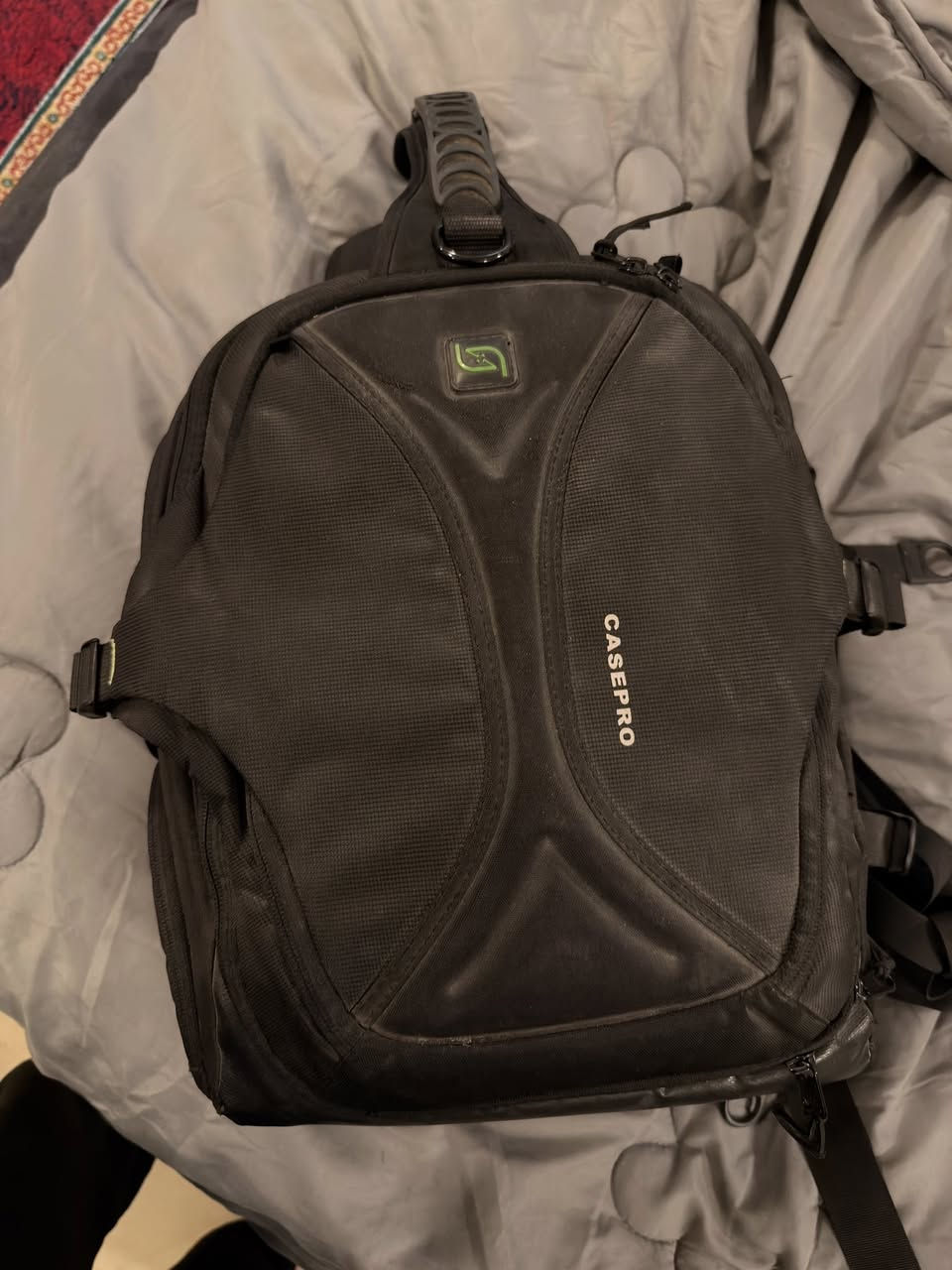 سلام عليكم كامرة نيكون d7100 للبيع
عدسة300-18 VR غنية عن التعريف
عدسة 50mm 1.8 
جنطة casepro درع 
وريمونت عن بعد 
الكامره استعمالي الشخصي واني اول مستخدم 
الي يحب يراسلني او يتصل ***********
