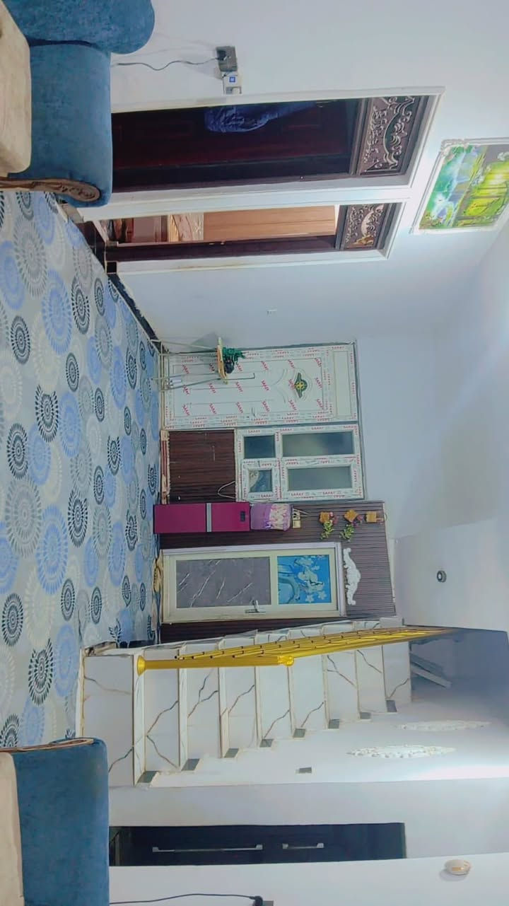 اللهم صل على محمد وال محمد 
بيت للبيع في منطقة ام طباشي 
المساحه 200 متر 
قرب مدرسة 14تموز يحتوي على 
صحيات خارجيه 
استقبال 
مدخل بين المطبخ والاستقبال للصاله مباشر
مطبخ 
صاله 
غرفتين نوم 
صحيات داخليه 
البناء بلوك السعر 62 وبي مجال 
الاتصال على الرقم 
***********
