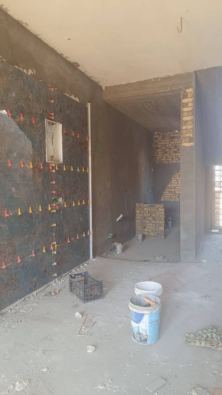 سبب الوعود الكاذبه بيت للبيع مساحة 200 متر طابو زراعي 
البيت نقص استاره و بيتونه تأسيس ماي و مجاري و بواري الكهرباء ملبوخ جص السكوف و الجدار ملبوخ اسمنت مصاطر و  بورسلين جدار الحمام و المطبخ اكملهن لمن نتفق على البيع 
يحتوي على 
غرفة نوم وصالة واستقبال  ومطبخ و مجمع صحي داخلي وخارجي و محل كامل 
السعر 65 مليون و بي مجال
العنوان 
تاجية زراعي شارع ابو حمد 
للاستفسار الاتصال او المراسلة عبر الواتساب 
***********
