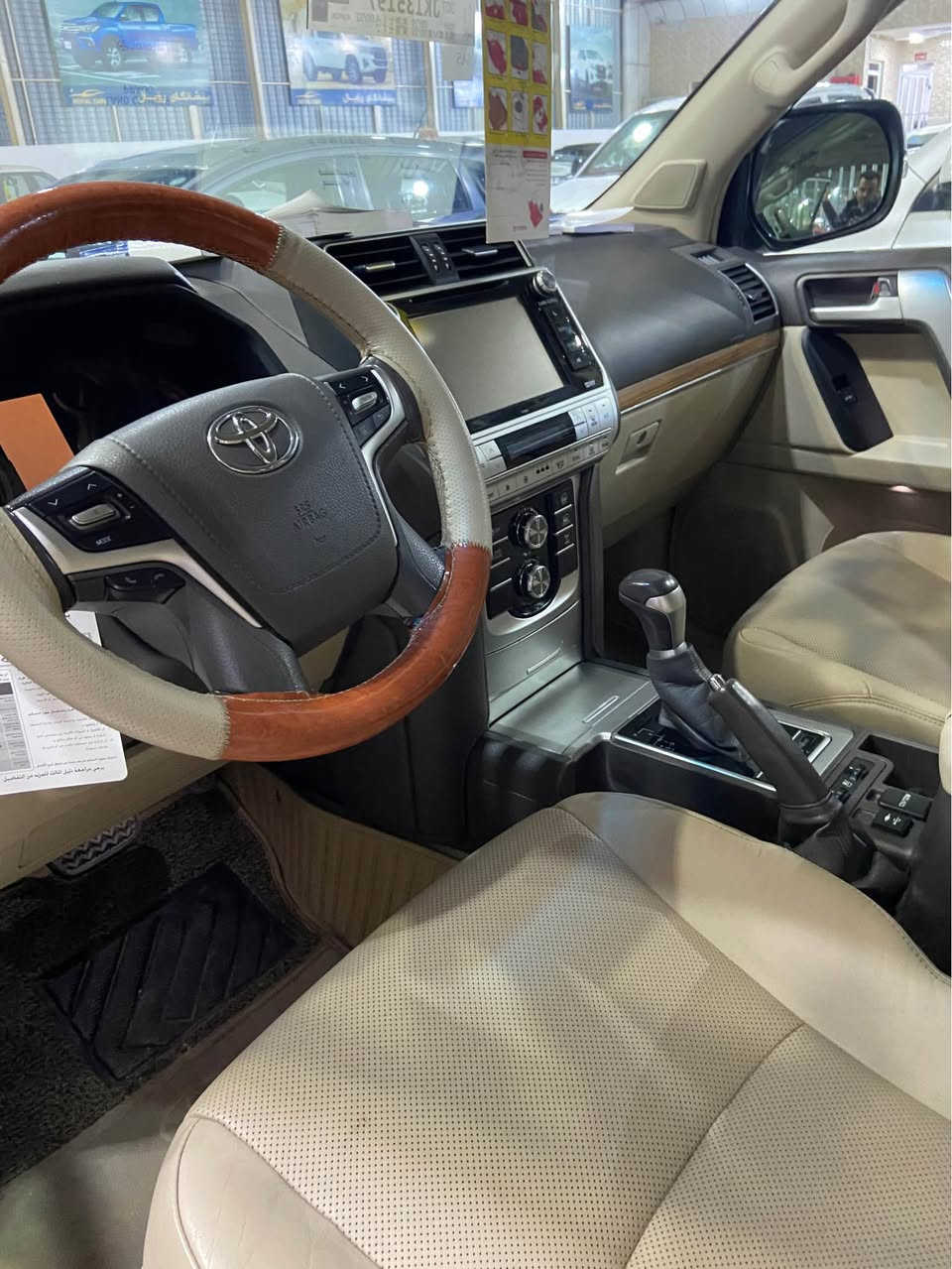 پرادو ٢٠١٨vxباب الاول ٥٢٠٠٠ ماشي سيارة جديدة 
مكان سيارة اربيل معرض رويال 
***********
*********** أربيل, العراق
