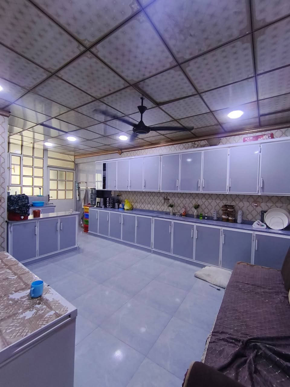 [[بسم الله الرحمن الرحيم]]
🏡     🏘      🏚 

#يوجد_بيت_طابق_ونص_للبيع

#العنوان  الفلوجة 
#المنطقة حي نزال // قرب مدرسة وادي العقيق

✅المساحة : 300م
⬆️ الوجة : 15م
🏞️النزال : 20م
 
غرف 4
استقبال 
صالة
مناور 
مطبخ
صحيات 2
الارضية سيراميك 
 كراج سيارة 
حديقة

                       #بناء 🧱 : طابوك 
      
     #شارع 🏞️⬆️⬆️ : 10م كامل الخدمات من تبليط مدارس اسواق 

  #السعر_محدد_من_قبل_البائع 
    
        
        ⚖️⚖️   نوع الملك : طابو صرف تحويل مباشر  🏙 

            #السعر💰💸:  230 مليون وبي مجال

__________________________________

للأستفسار⛔🖲️ : مراجعة 
🥇#مكتب_الرافدين_للعقار 🥇
العنوان شارع المنجزات تقاطع جامع التقوئ مجاور محطة المتميز المركزية لغسيل السيارات 🚗🚖
__________________________________

#ملاحظة//📋📑 اذا لديك عقار تريد تعرضة للبيع او تريد تشتري عقار قم بمراسلة الصفحة او اتصال على لارقام الموجودة+ واتساب
            
         #للأتصال_او_واتساب 📞  ***********
         #للأتصال_كورك.   📞.      ‏‪***********‬‏

#بيع_وشراء_الدور_السكنية_والزراعية_العقارات_في_مدينة_الفلوجة #مكتب_الرافدين_للعقار_بيع_وشراء_العقارات_بسعر_مناسب
#عقارات_الانبار_الفلوجة
