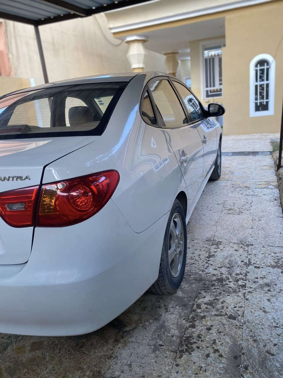 النترا موديل 2011 اللون ابيض  رقم دولي  سنويه نافذه  2030
هزه جديده تبريد ثلج 
السياره ب اسمي تحويل مباشر 
مكان السياره صلاح الدين قضاء الشرقاط 
السعر 120وبيها مجال بسيط

رقم الهاتف ***********
