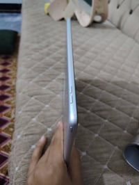 ايباد ٩ • ٦٤ • بصمة شغالة