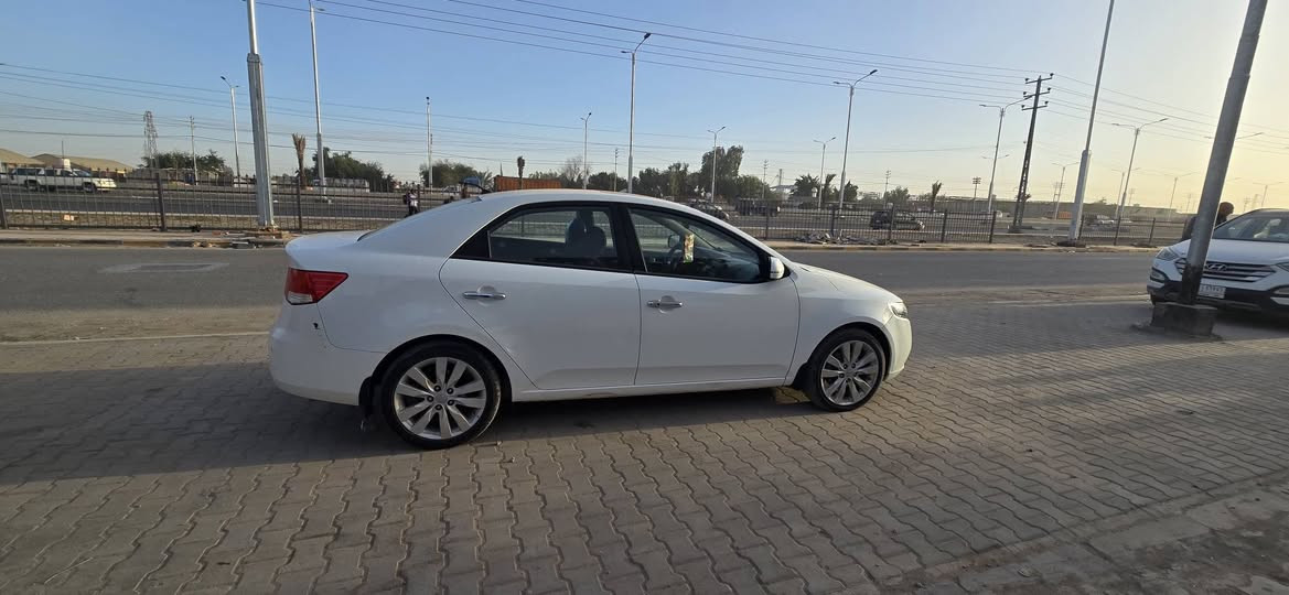 كيا سيراتو موديل 2013 فول مواصفات ماشيه 186 كفاله ماعدا الموضح بل صور  السعر 112 اتصال***********
